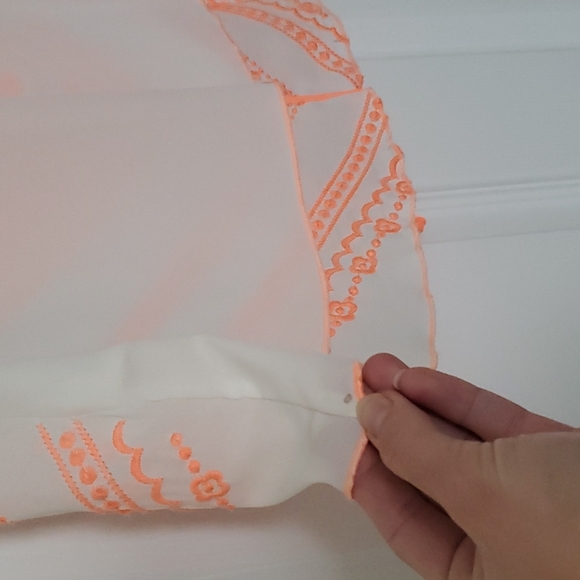 GB Embroidered sleeveless top, unique coral/orange design, Size M - Picture 9 of 9